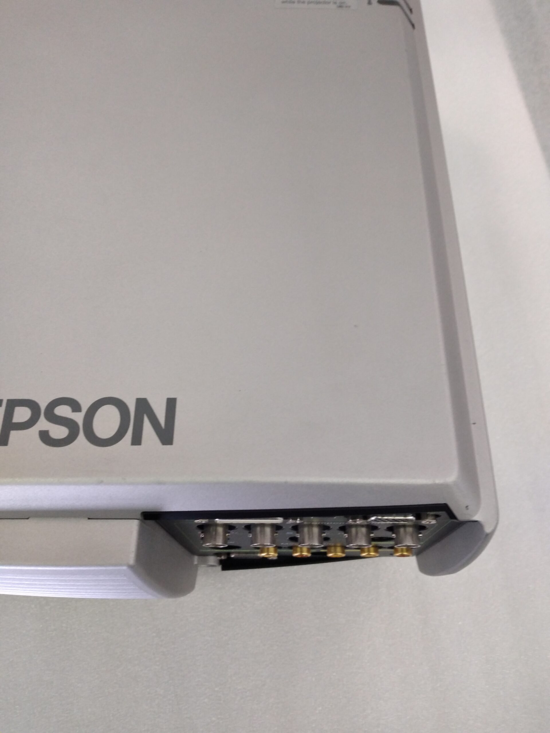 EPSON EMP8100 projektor - Image 6