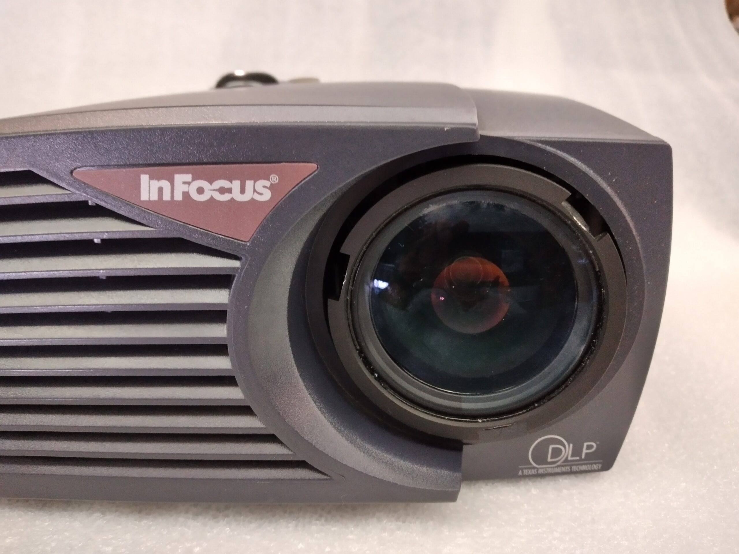 InFocus LP420 prjektor - Image 5