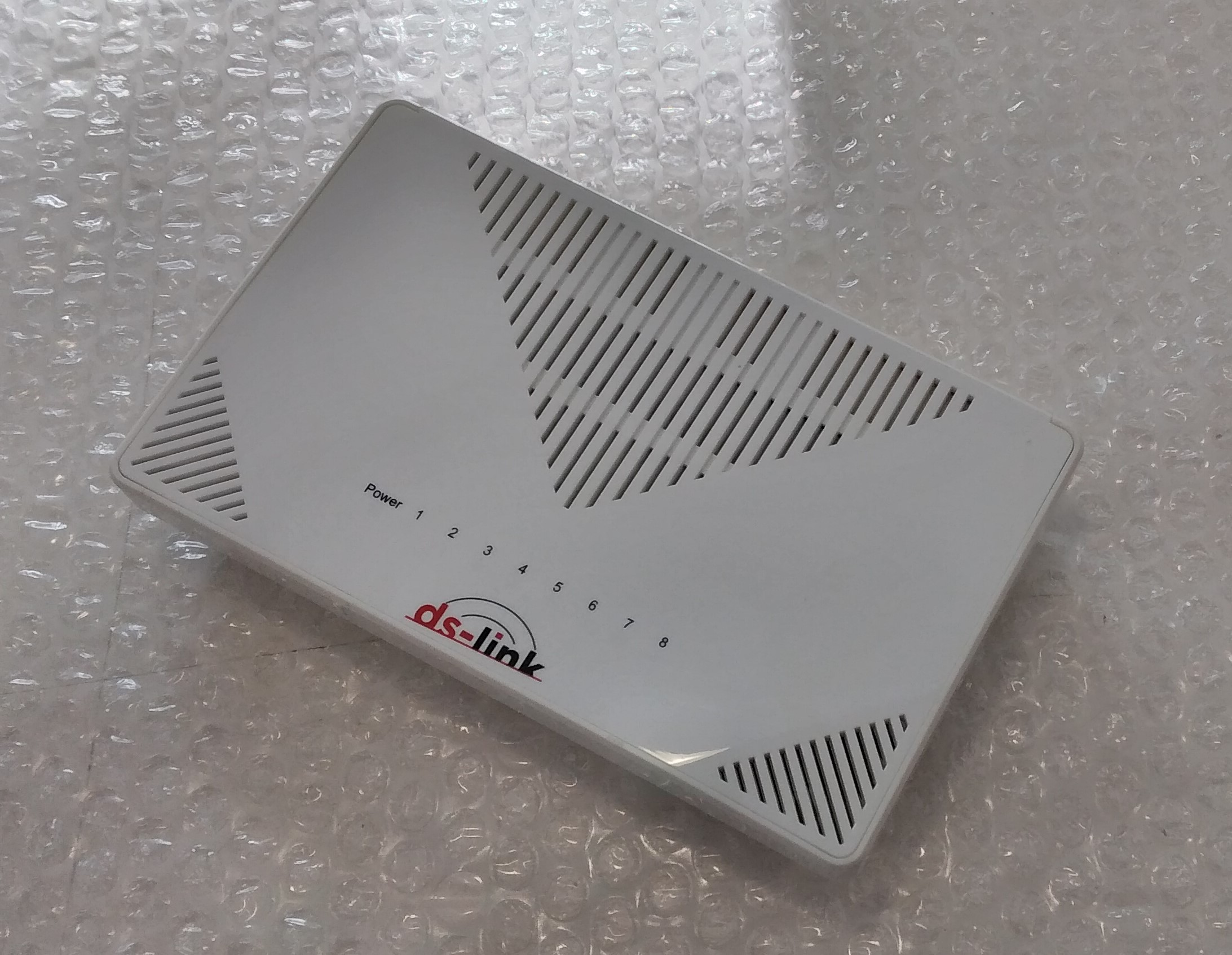 DS-Link 8GE switch - Image 2
