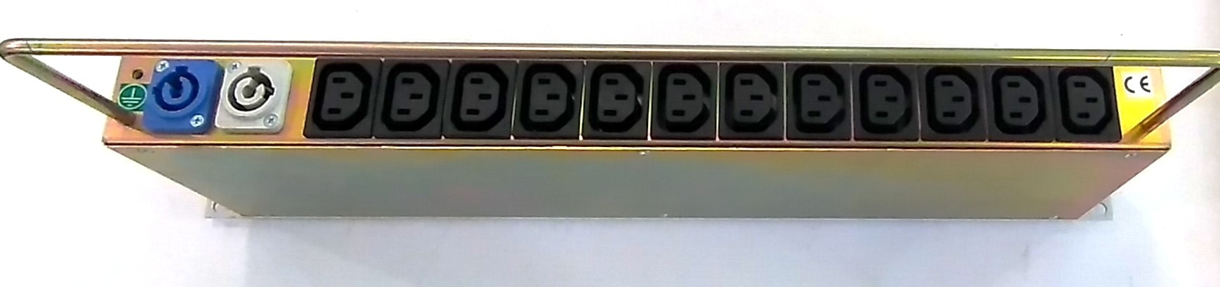 QuasarTech 12Way Power Distribution Unit