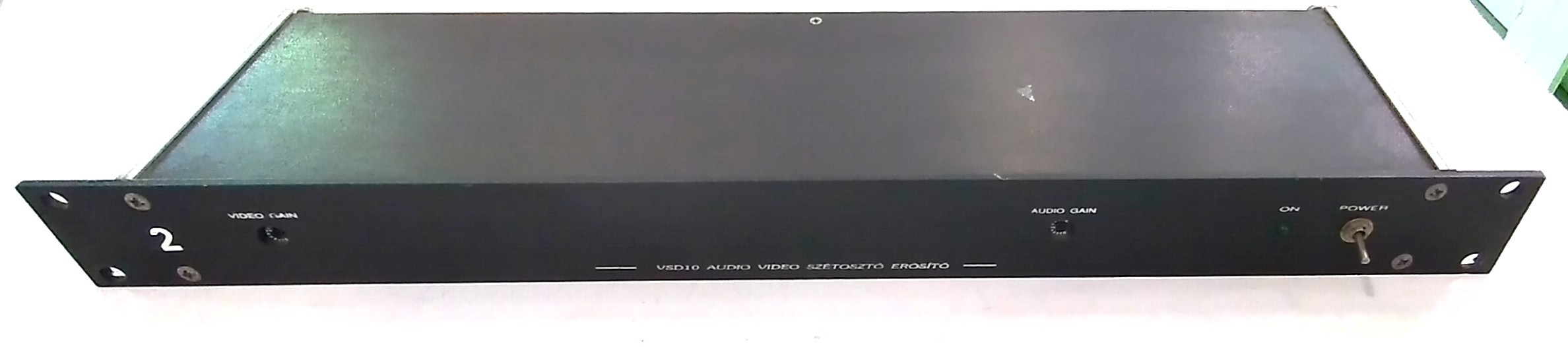 VSD-10 Analóg Audio-Video Szétosztó & Jelerősítő