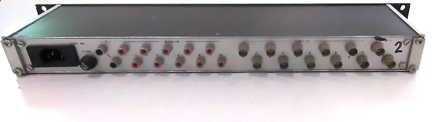 VSD-10 Analóg Audio-Video Szétosztó & Jelerősítő