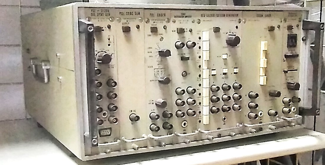 TR-0884 típusú, színes TV komplex jelgenerátor