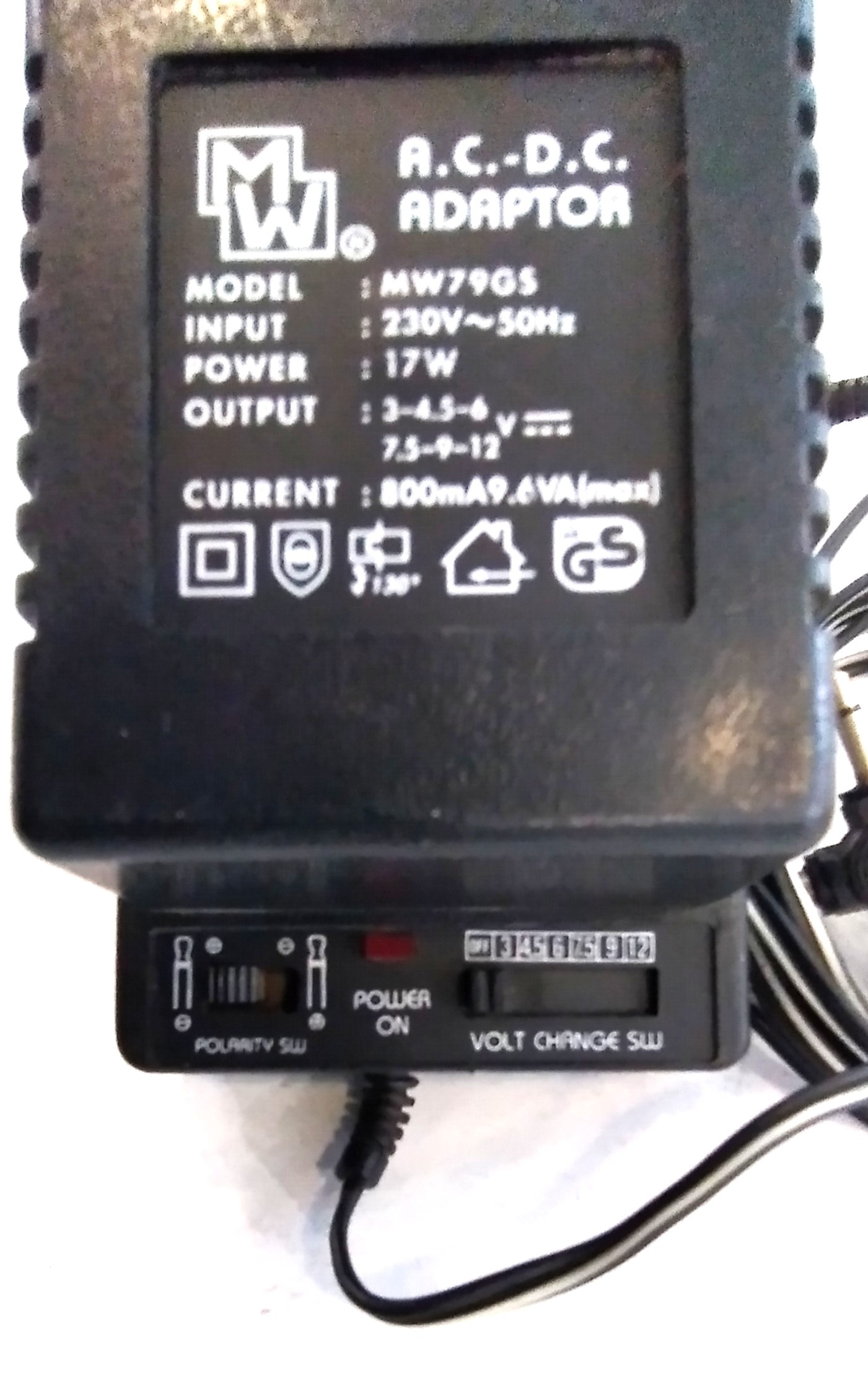 MW AC/DC Adaptor / Hálózati Tápegység 3V – 12V