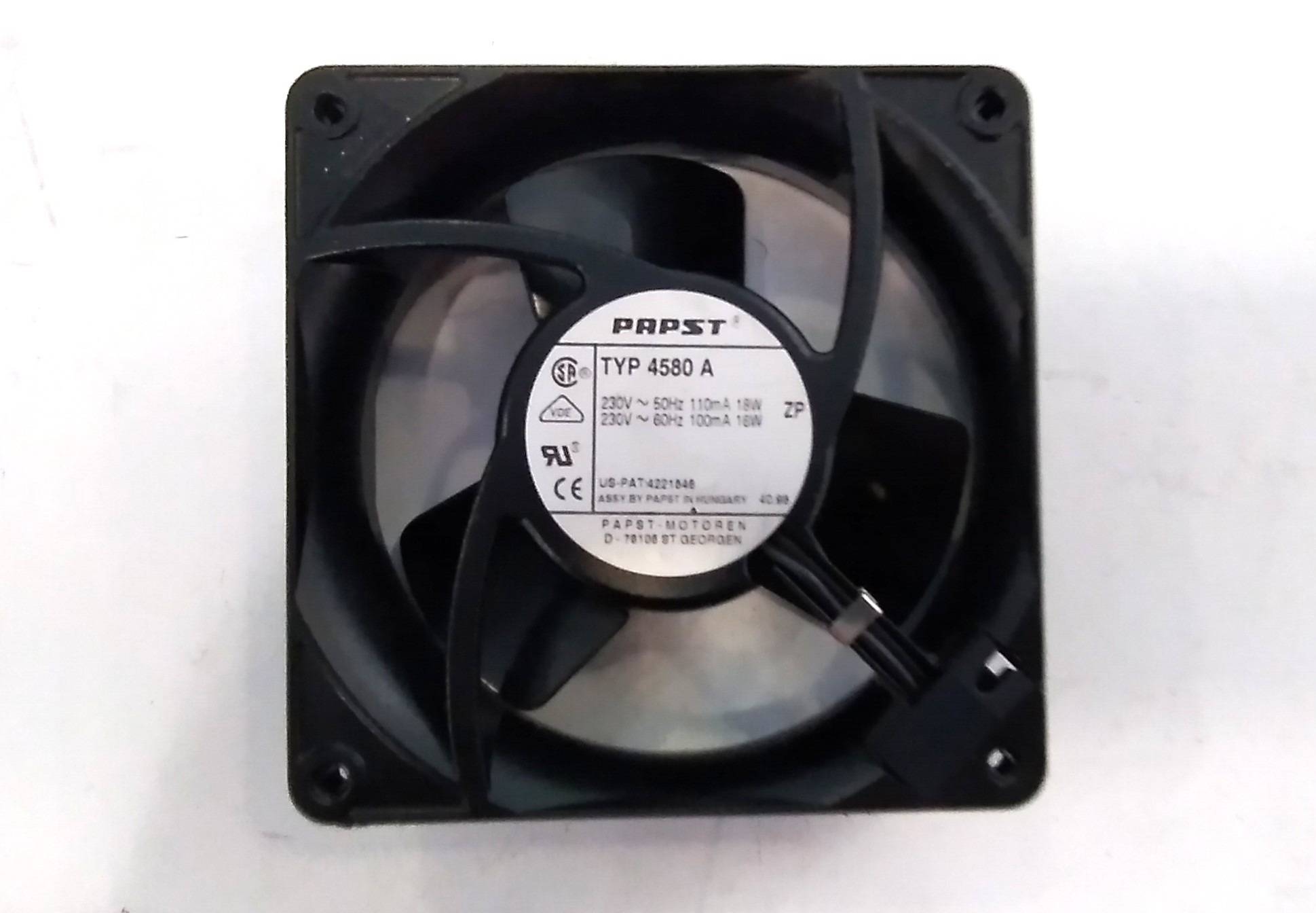 Ebm-Papst TYP 4580 A típusú ipari kompakt ventilátor.