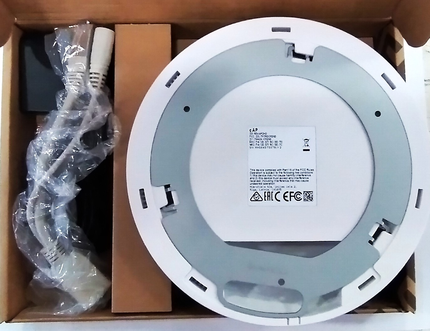 MIKROTIK RBcAP-2nD cAP Access Point - Image 3
