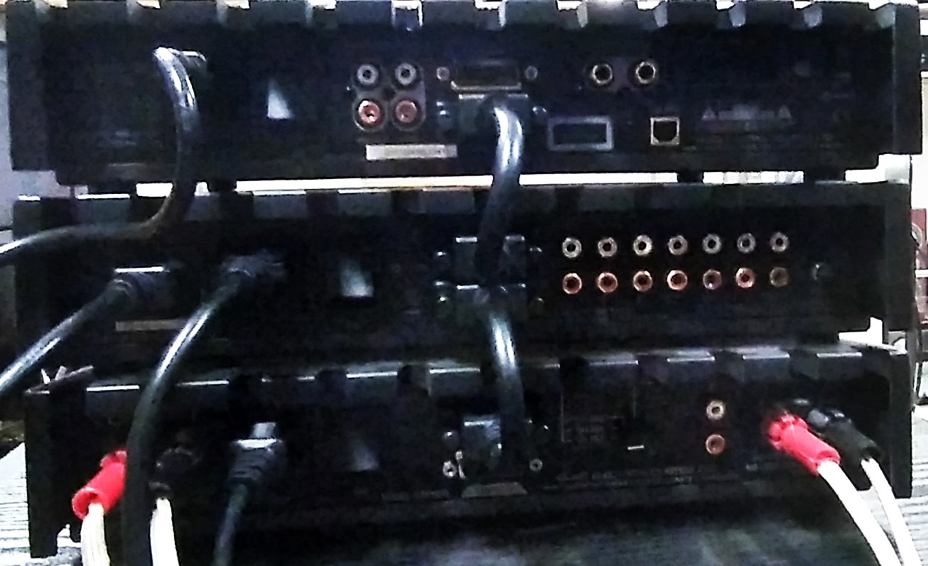 QUAD HiFi Torony